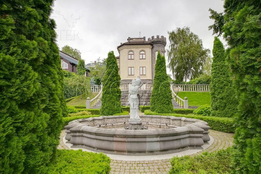 3-этажный коттедж 1 200 м² без отделки