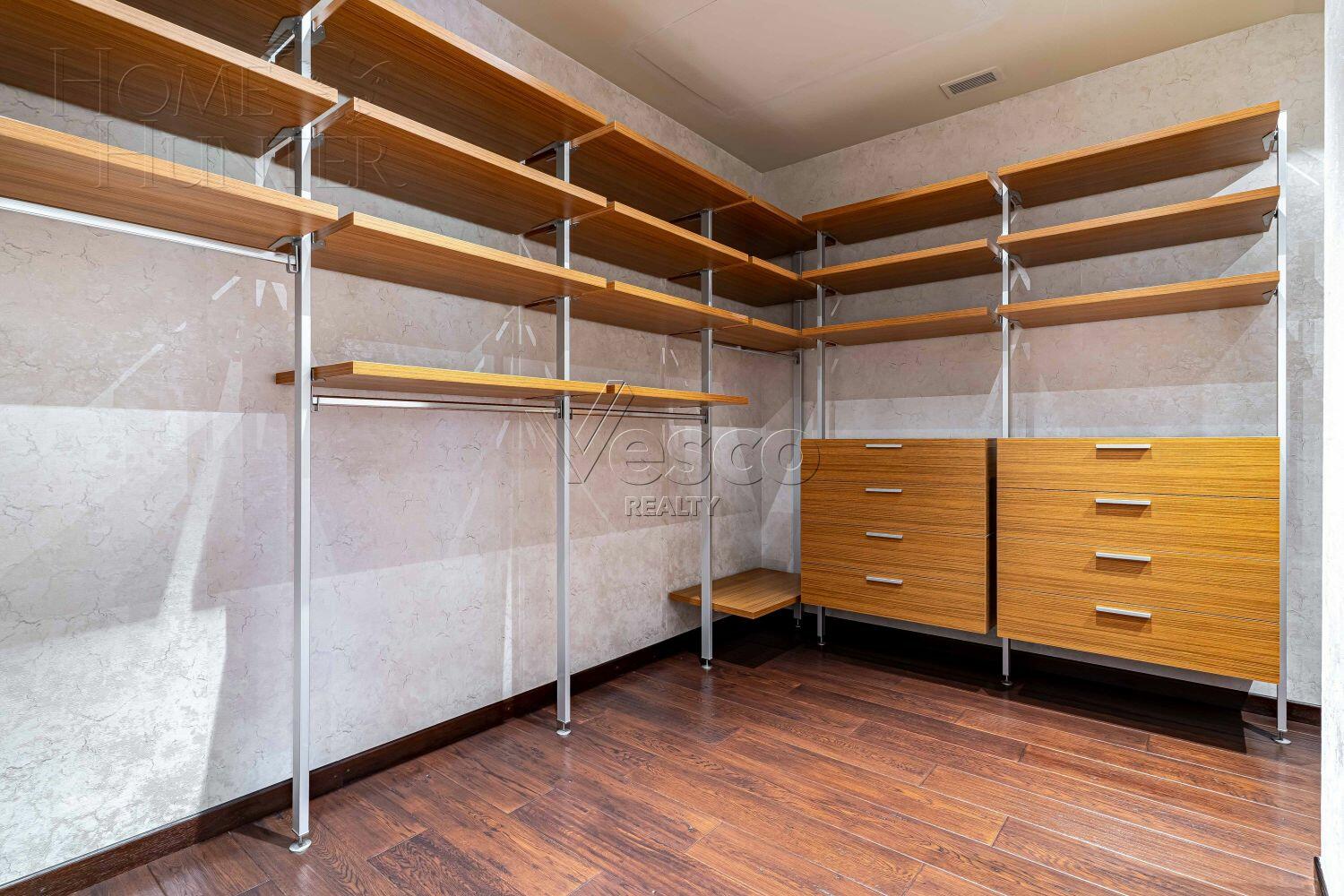 2-этажный коттедж 1 377 м² с отделкой