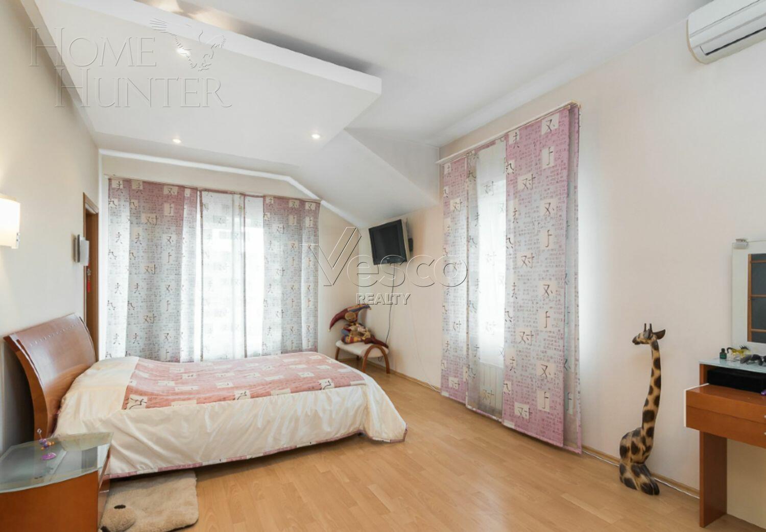 3-этажный коттедж 287 м² с отделкой