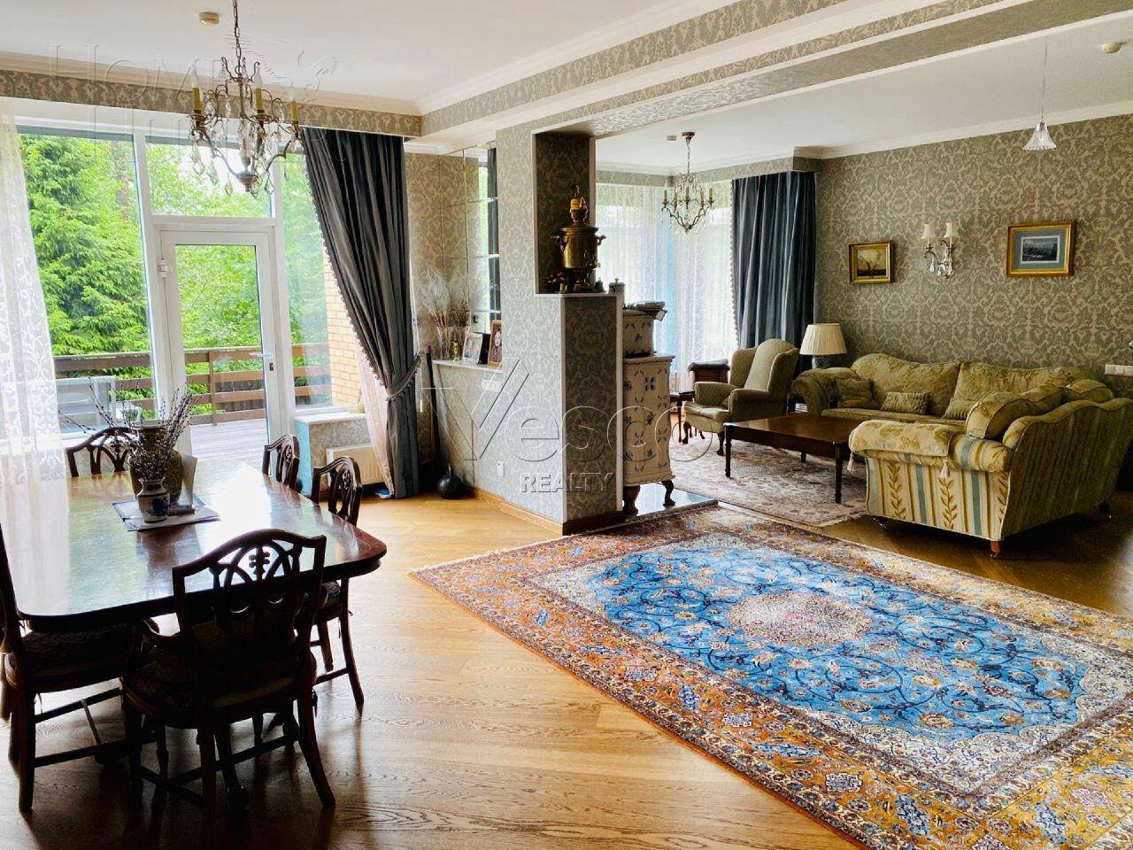 3-этажный таунхаус 500 м² с отделкой