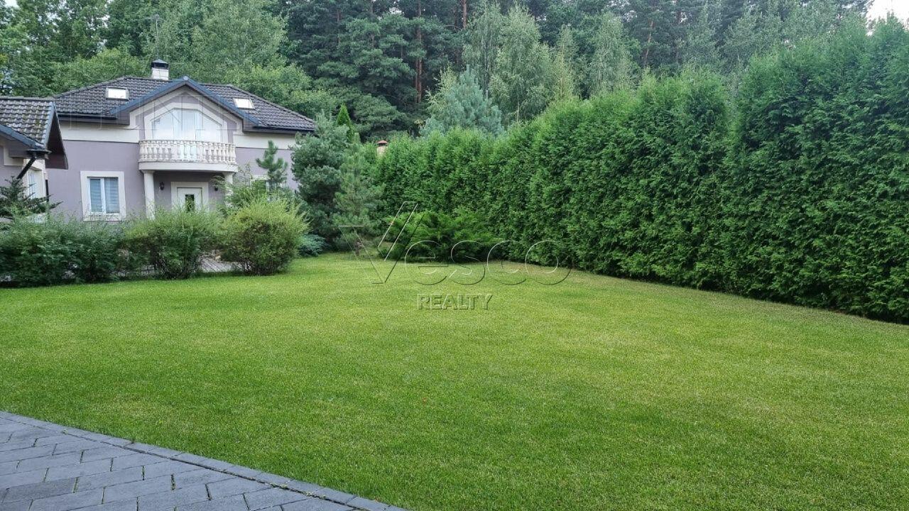 3-этажный коттедж 1 162 м² с отделкой