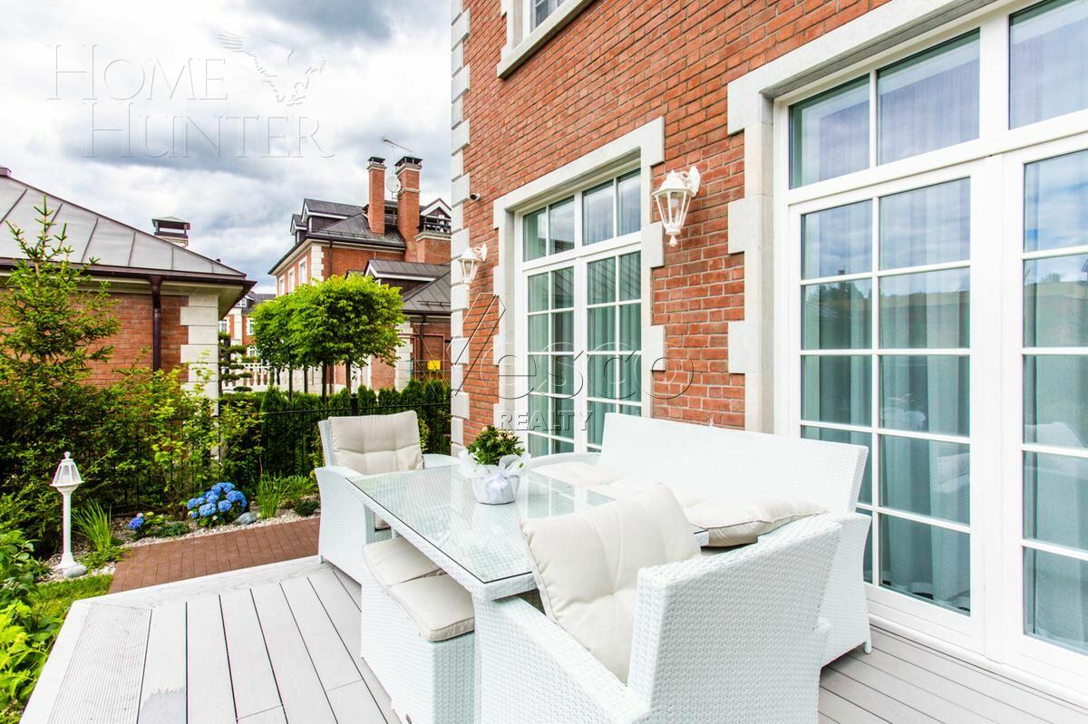 3-этажный коттедж 550 м² с отделкой