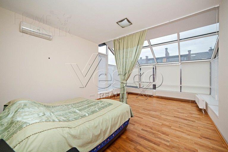 3-этажный таунхаус 450 м² с отделкой