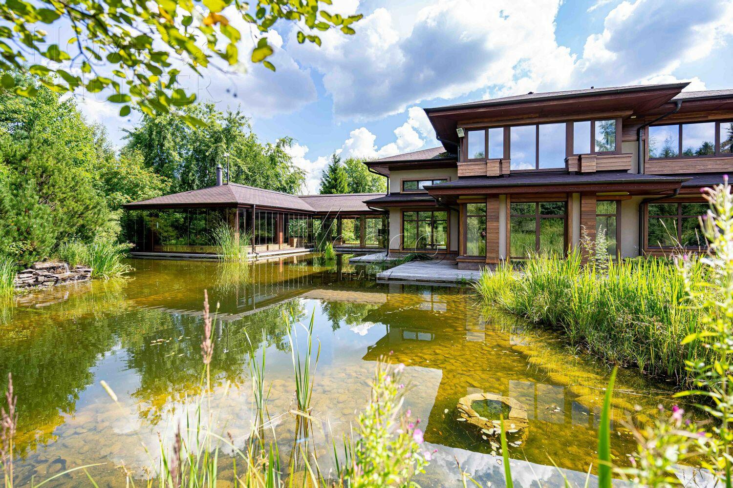 2-этажный коттедж 1 377 м² с отделкой