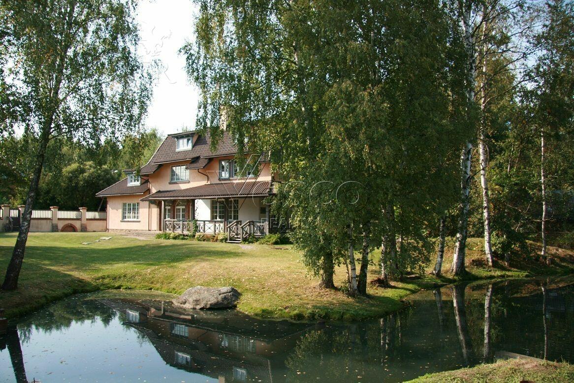 2-этажный коттедж 540 м² без отделки