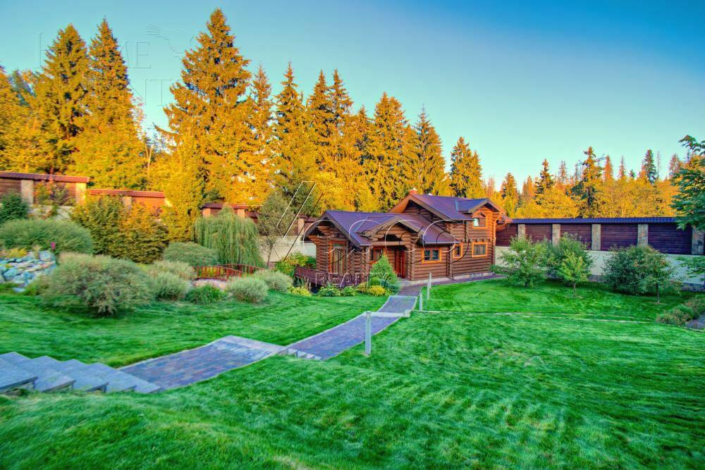 2-этажный коттедж 1 300 м² с отделкой