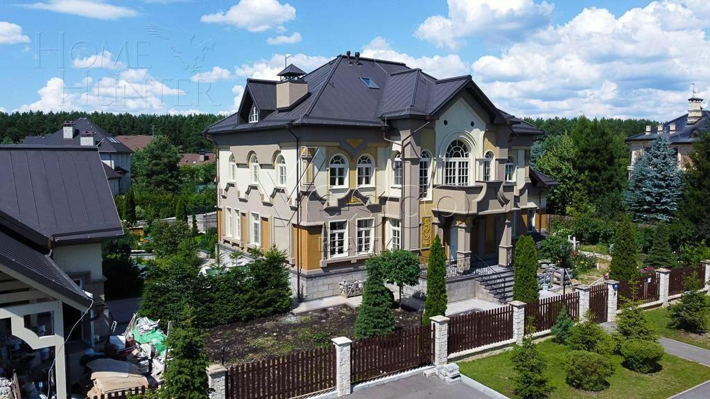 2-этажный коттедж 1 700 м² с отделкой