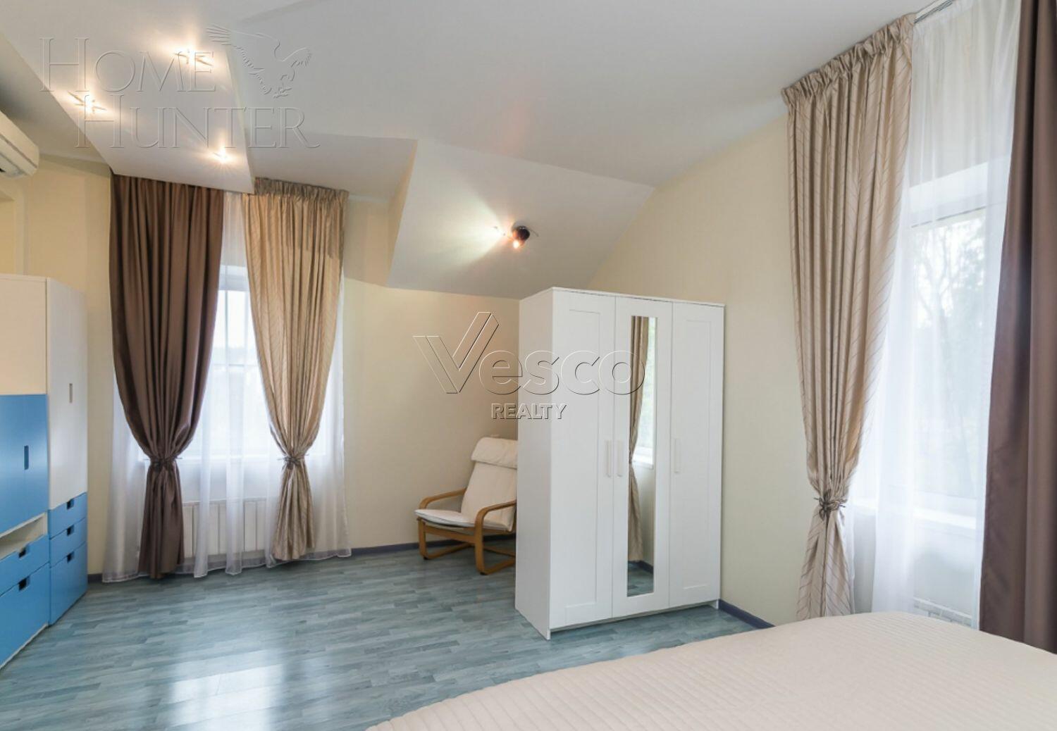 3-этажный коттедж 287 м² с отделкой