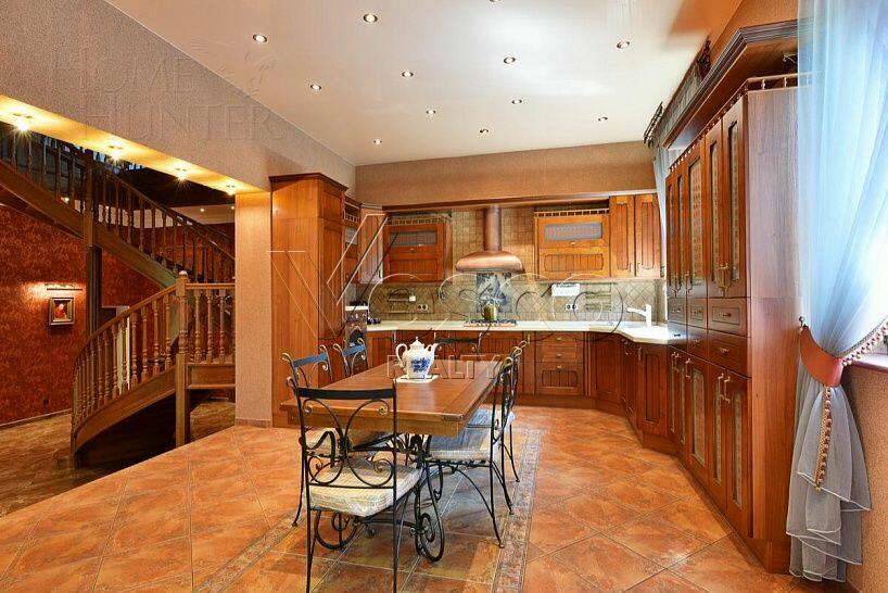 2-этажный коттедж 1 500 м² с отделкой