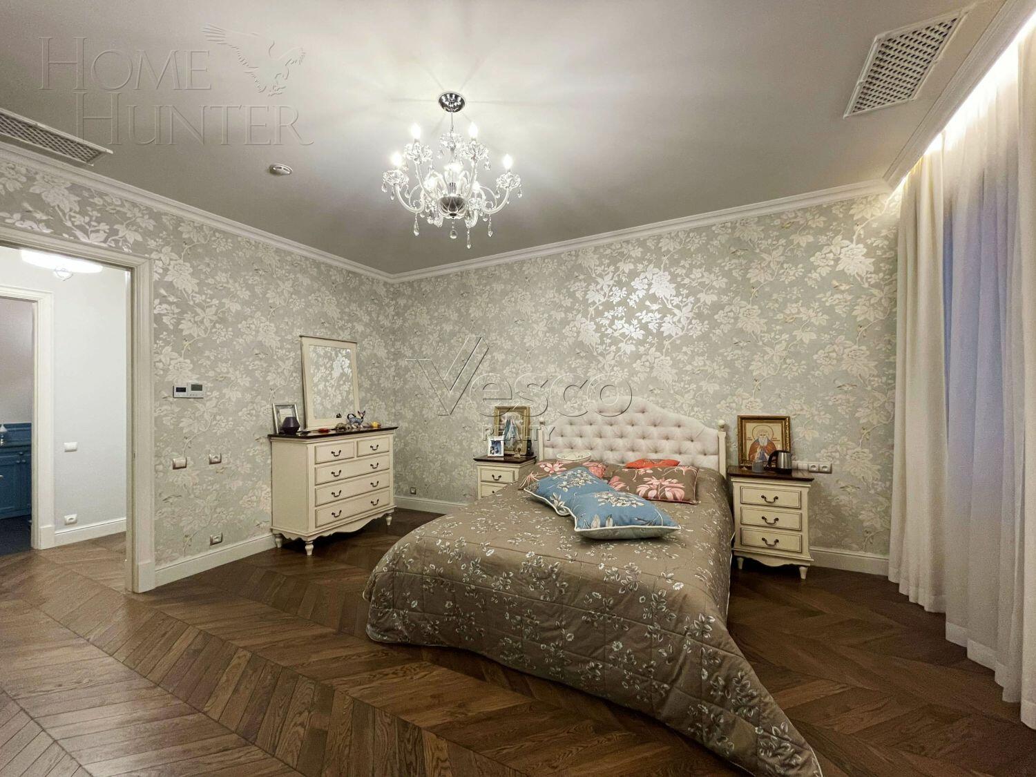 2-этажный коттедж 1 300 м² с отделкой