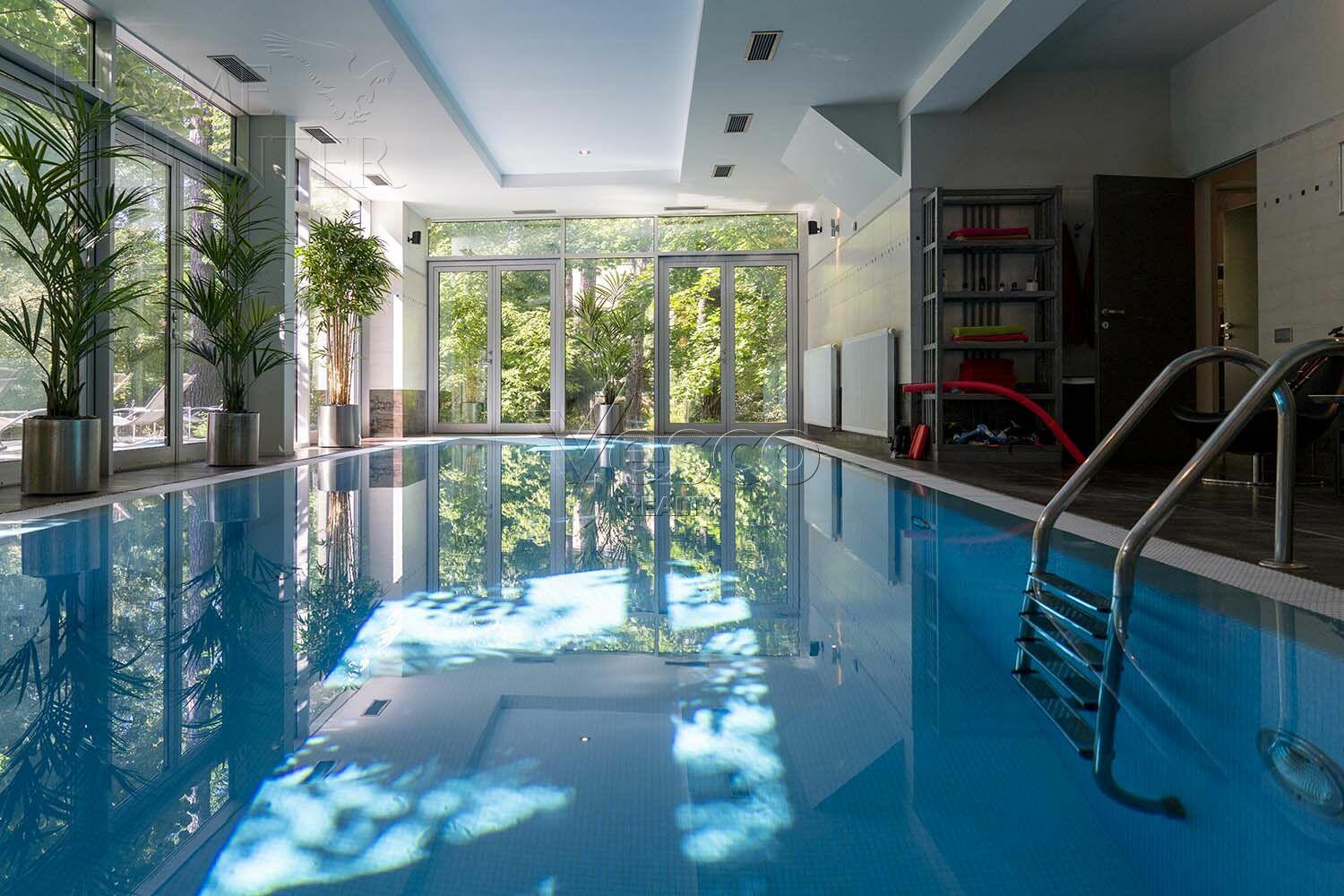 2-этажный коттедж 1 518 м² с отделкой