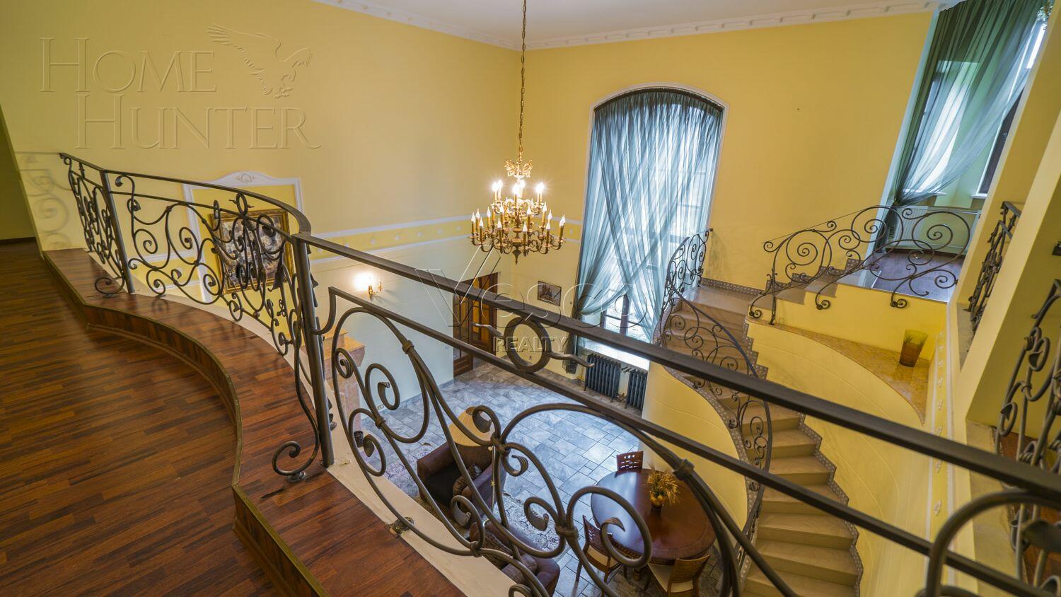 2-этажный коттедж 900 м² с отделкой