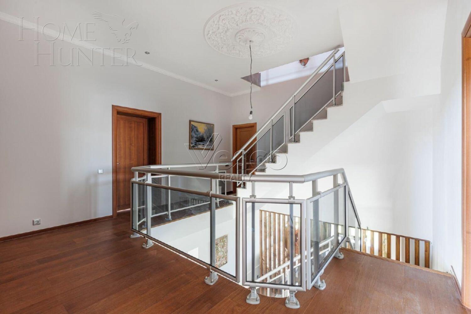 2-этажный коттедж 750 м² с отделкой