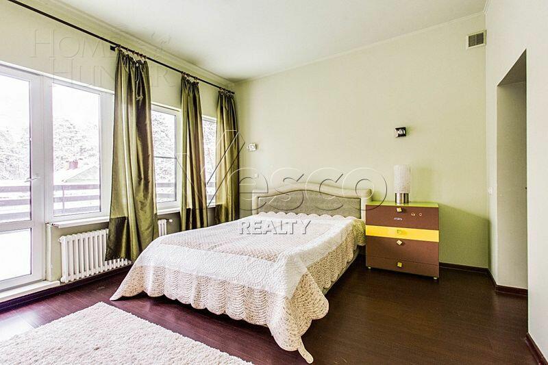 3-этажный коттедж 860 м² с отделкой