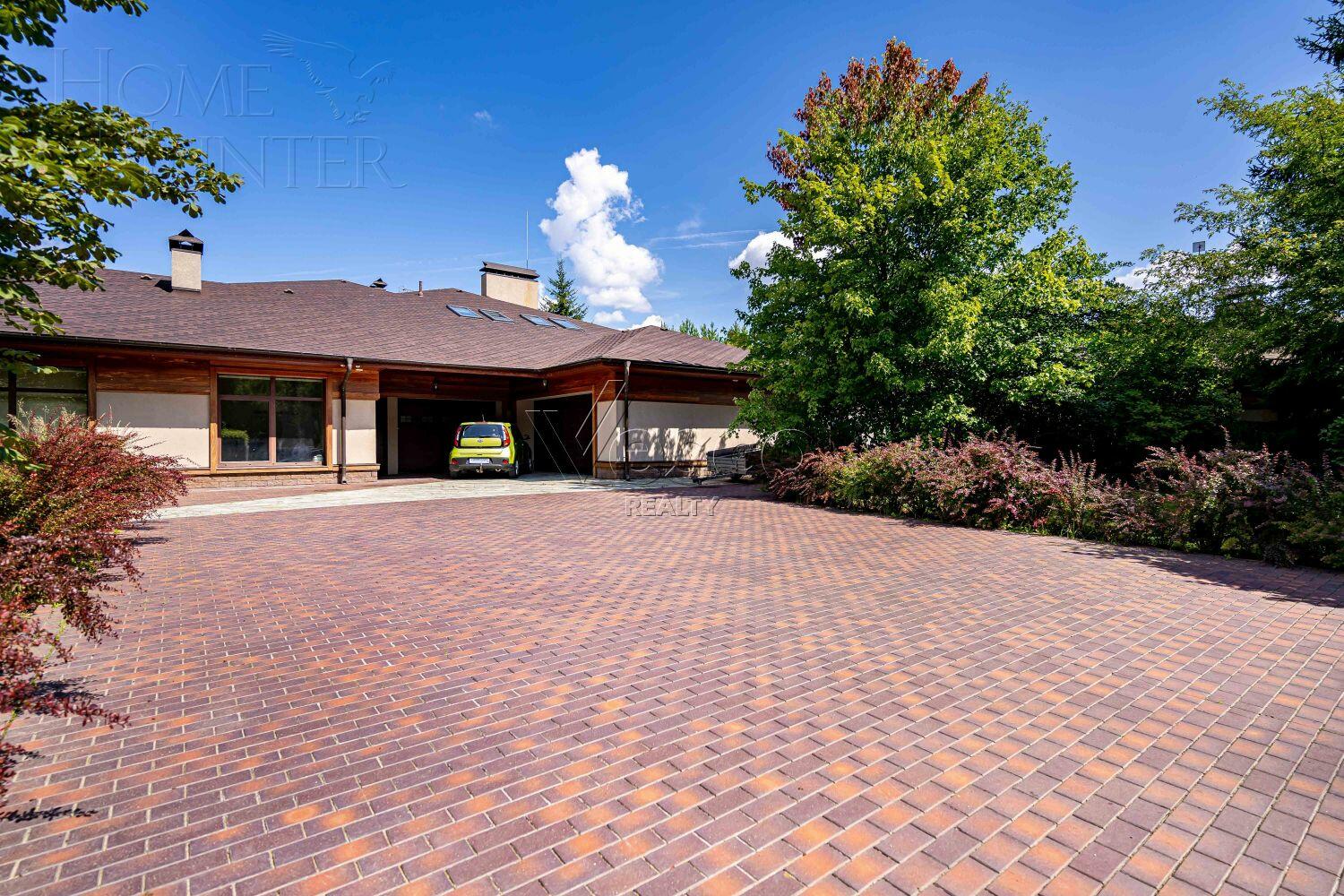 2-этажный коттедж 1 377 м² с отделкой