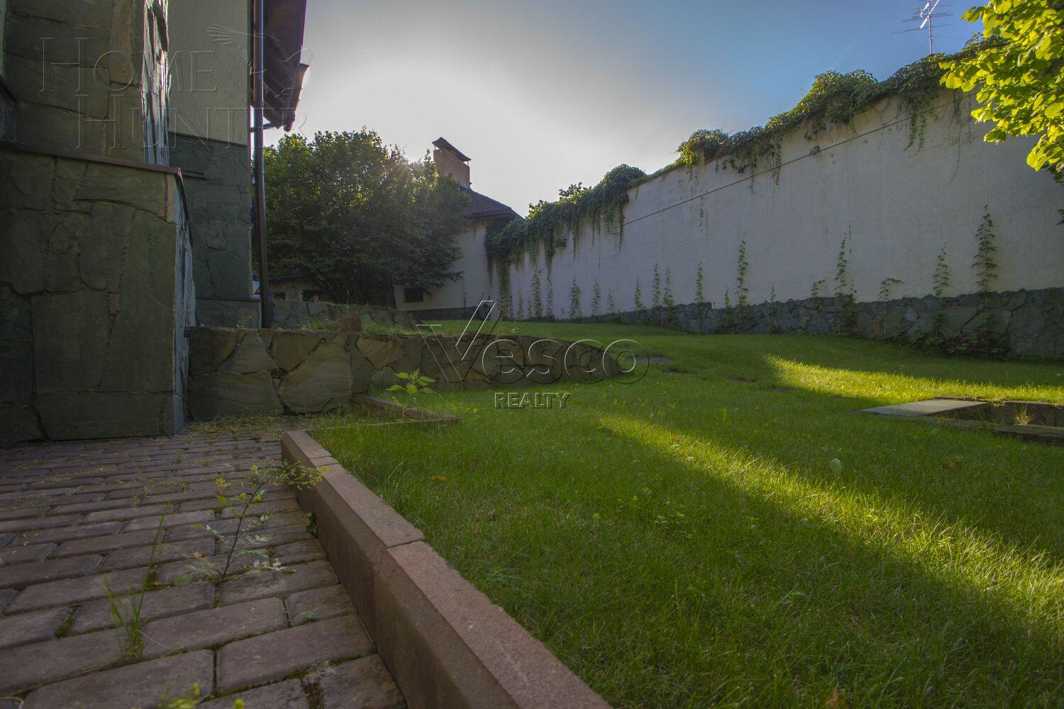 2-этажный коттедж 560 м² с отделкой