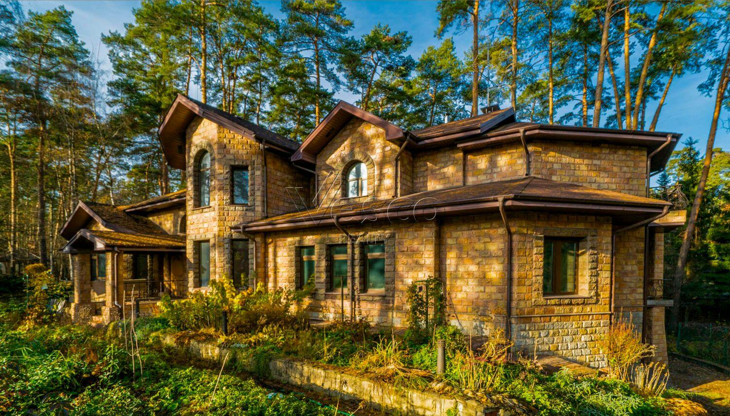 3-этажный коттедж 1 170 м² без отделки