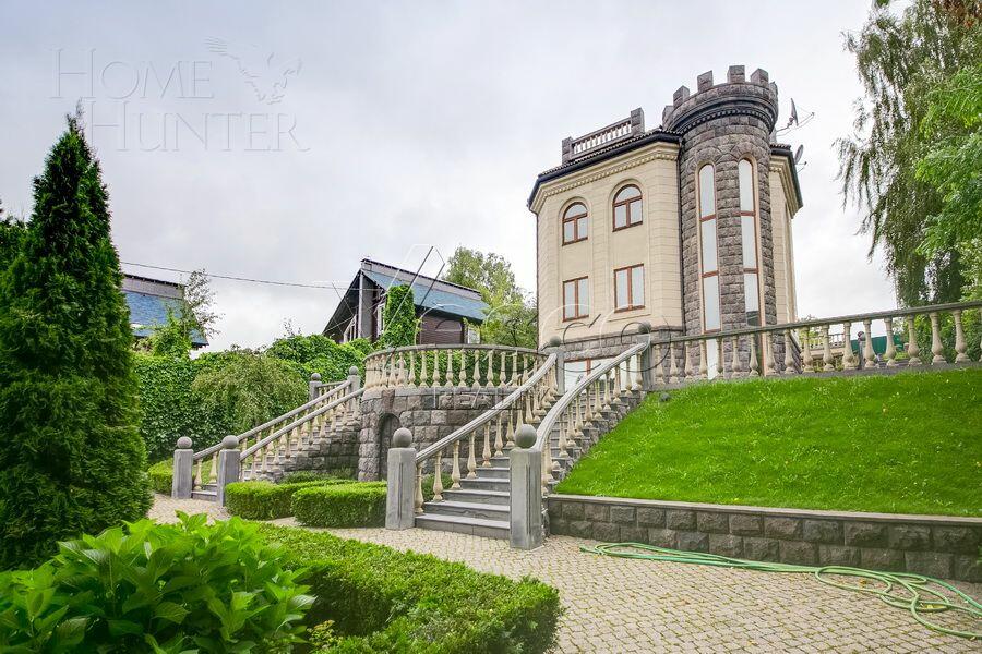 3-этажный коттедж 1 200 м² без отделки