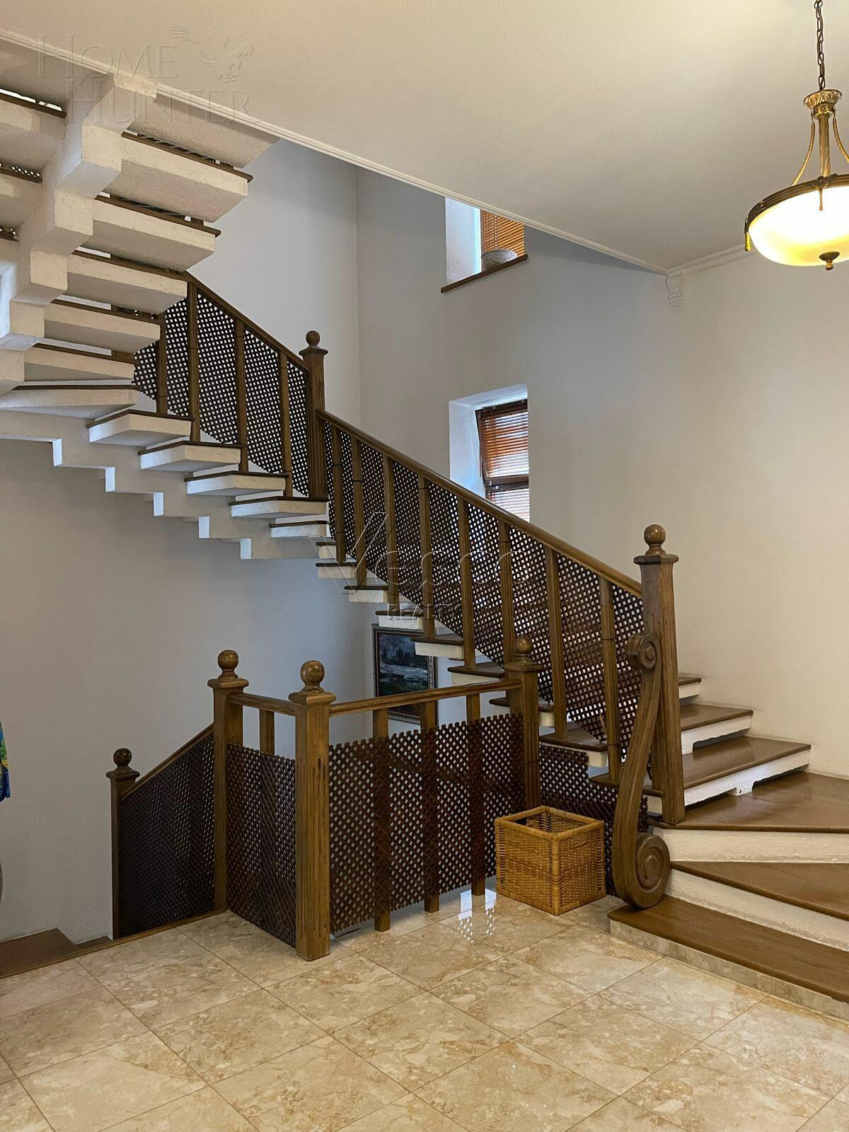 2-этажный коттедж 700 м² с отделкой