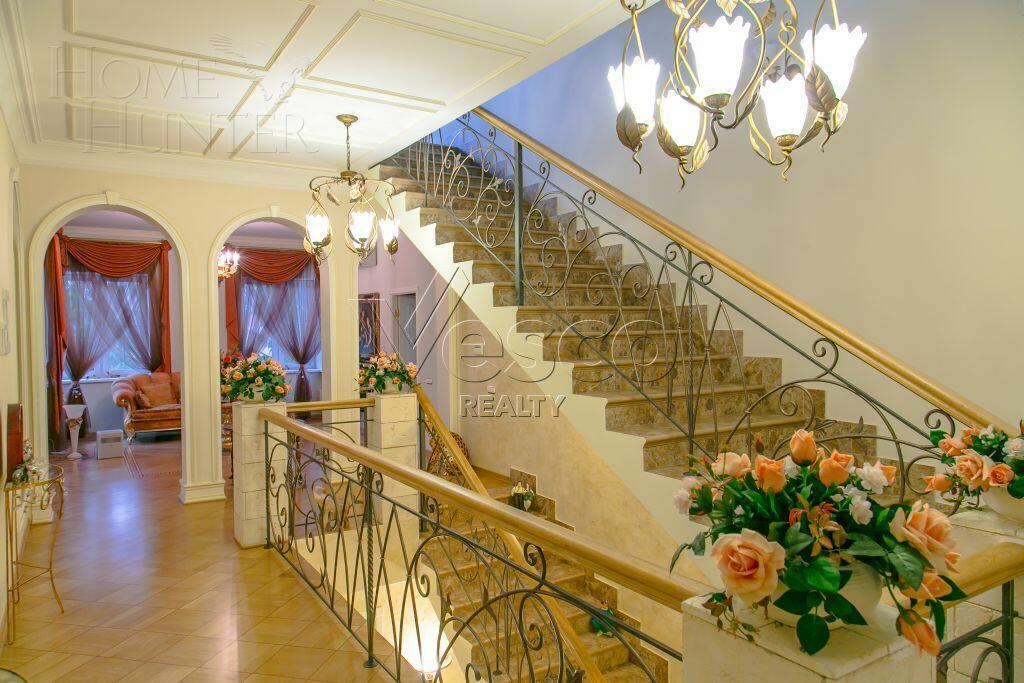 3-этажный коттедж 790 м² с отделкой