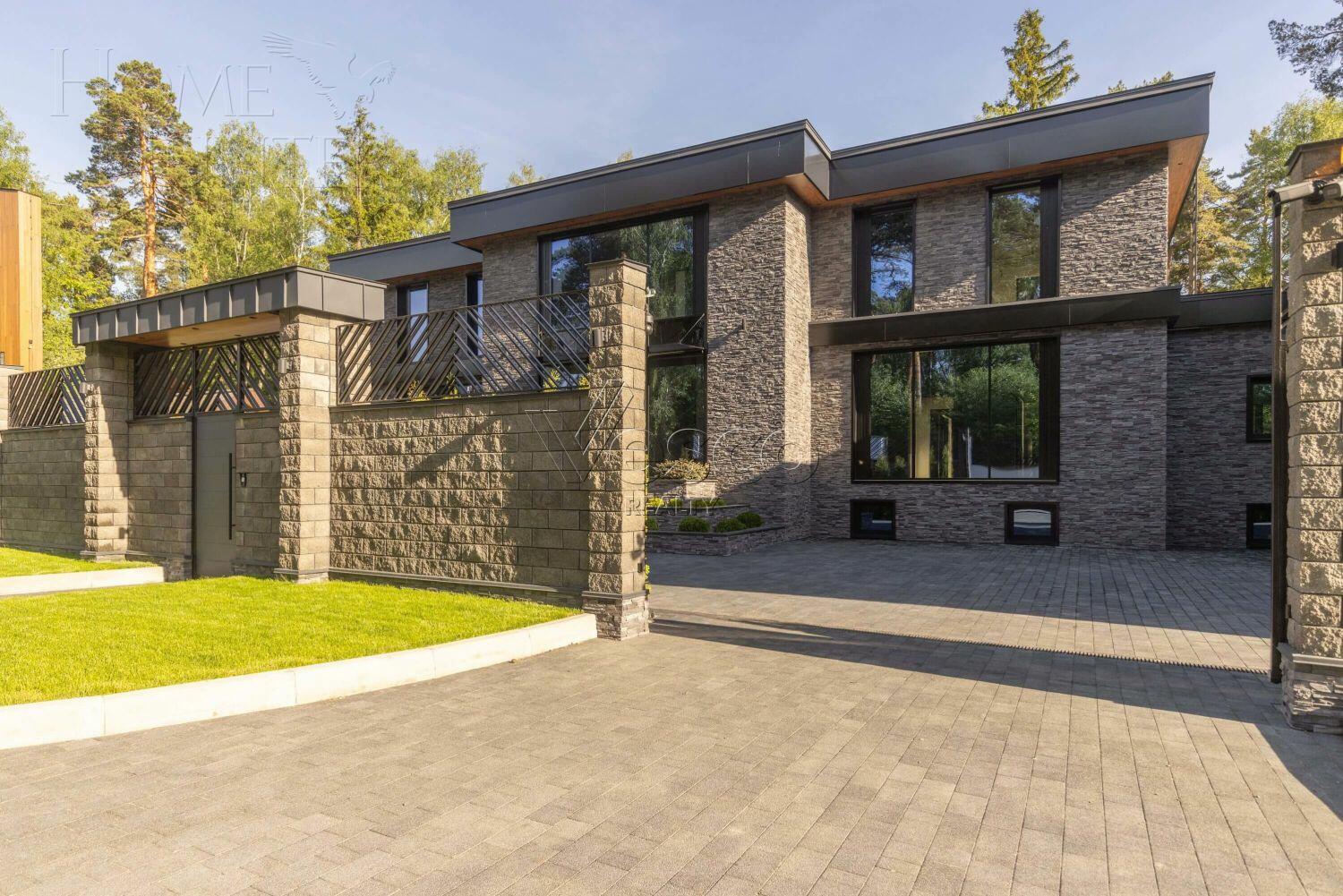 2-этажный коттедж 1 700 м² без отделки