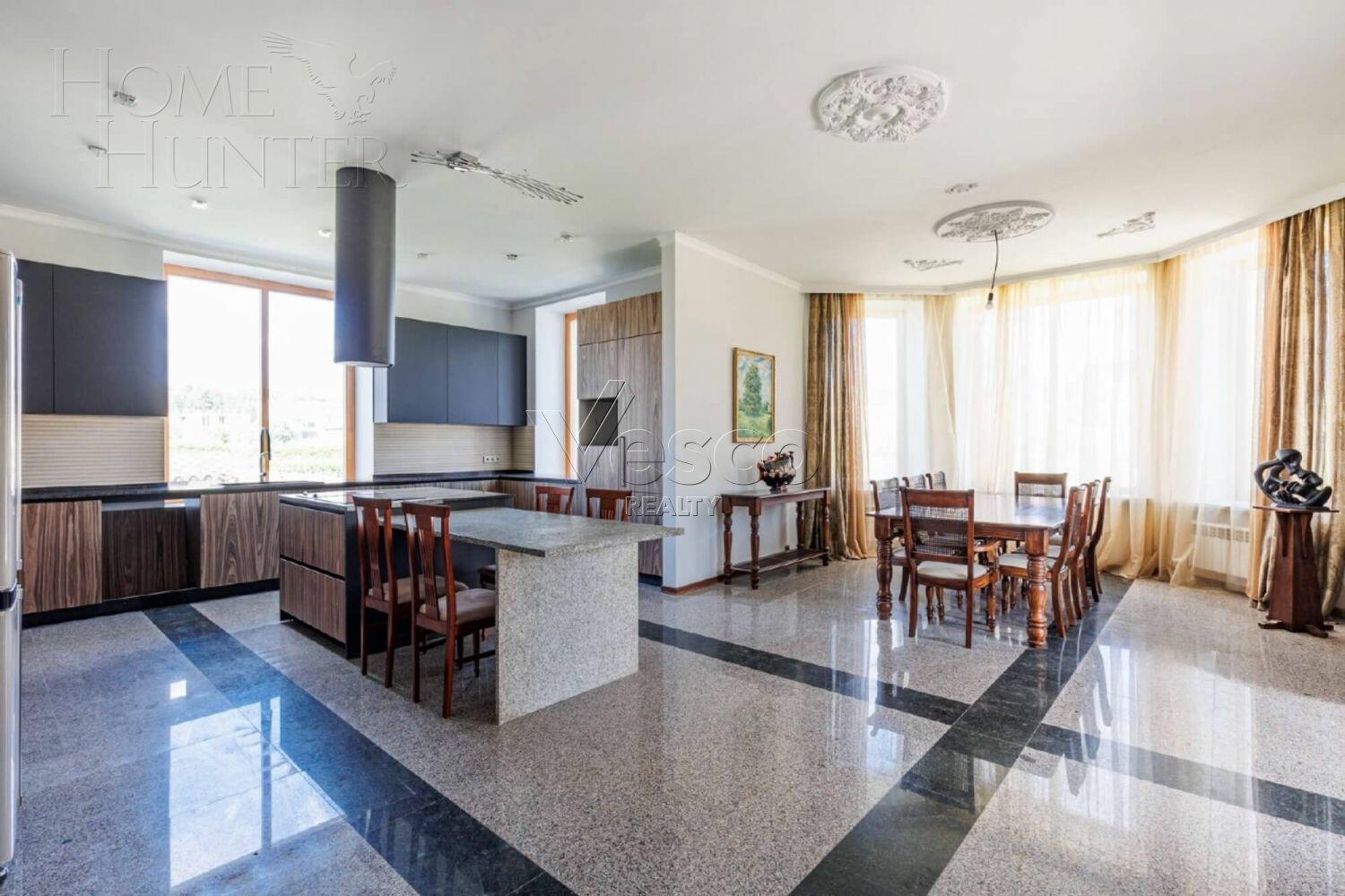 2-этажный коттедж 750 м² с отделкой