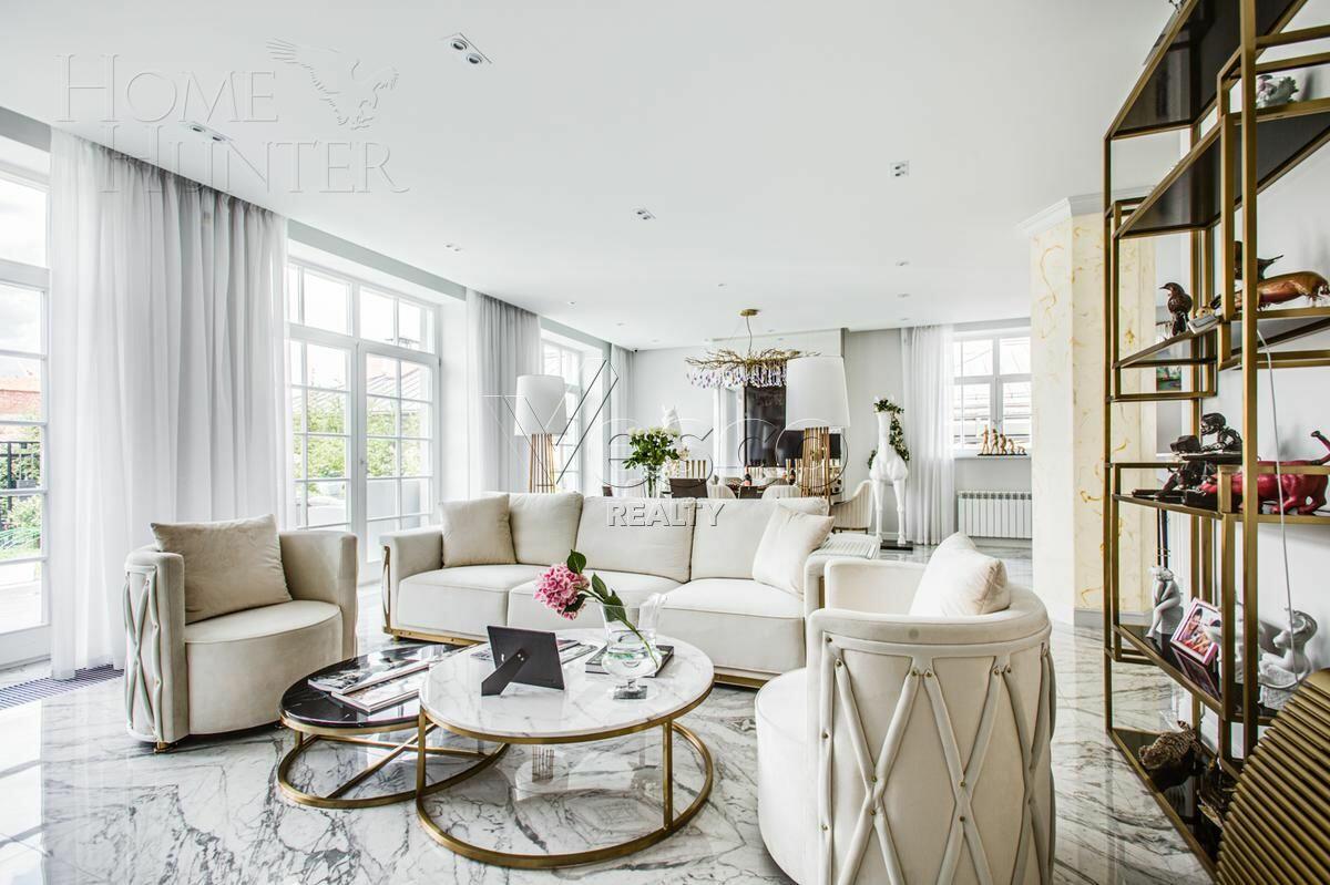 3-этажный коттедж 550 м² с отделкой