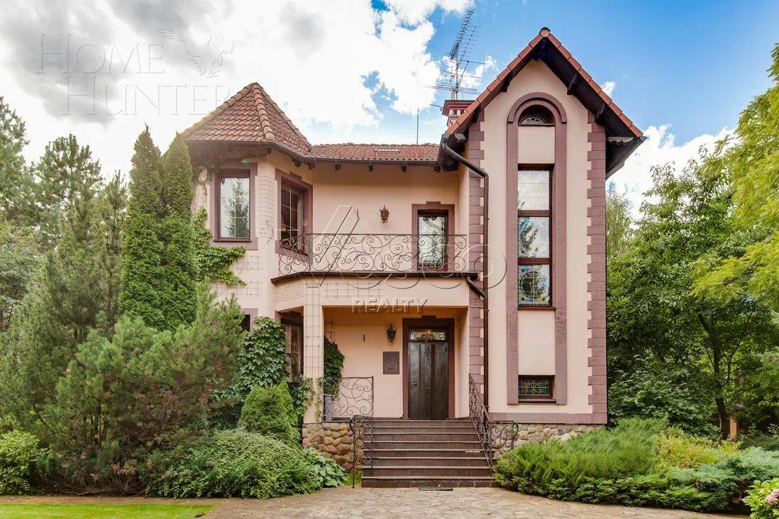 2-этажный коттедж 660 м² с отделкой