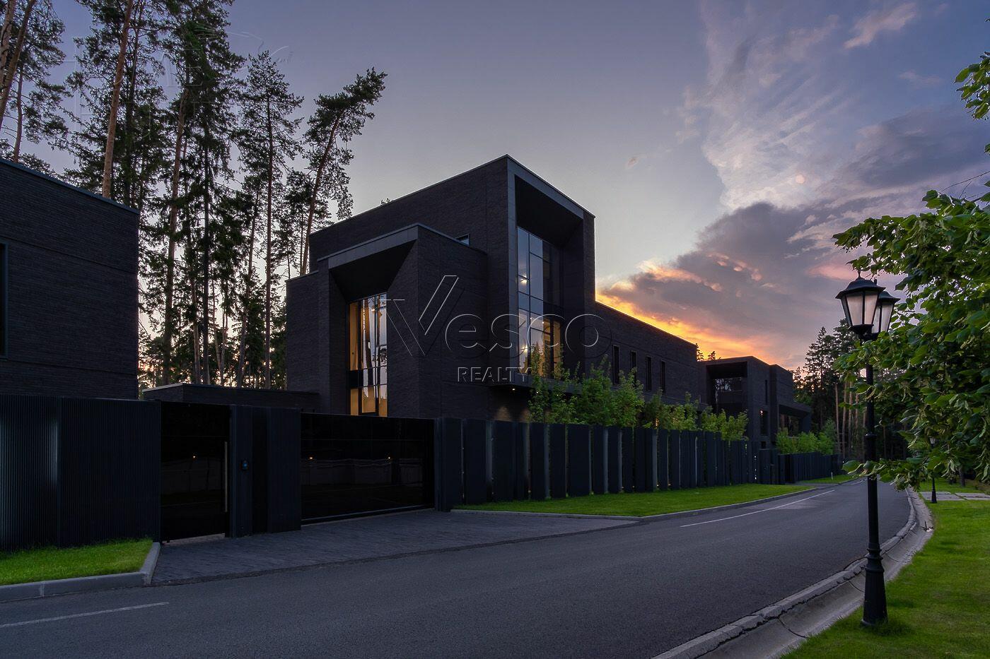 3-этажный коттедж 1 848 м² с отделкой