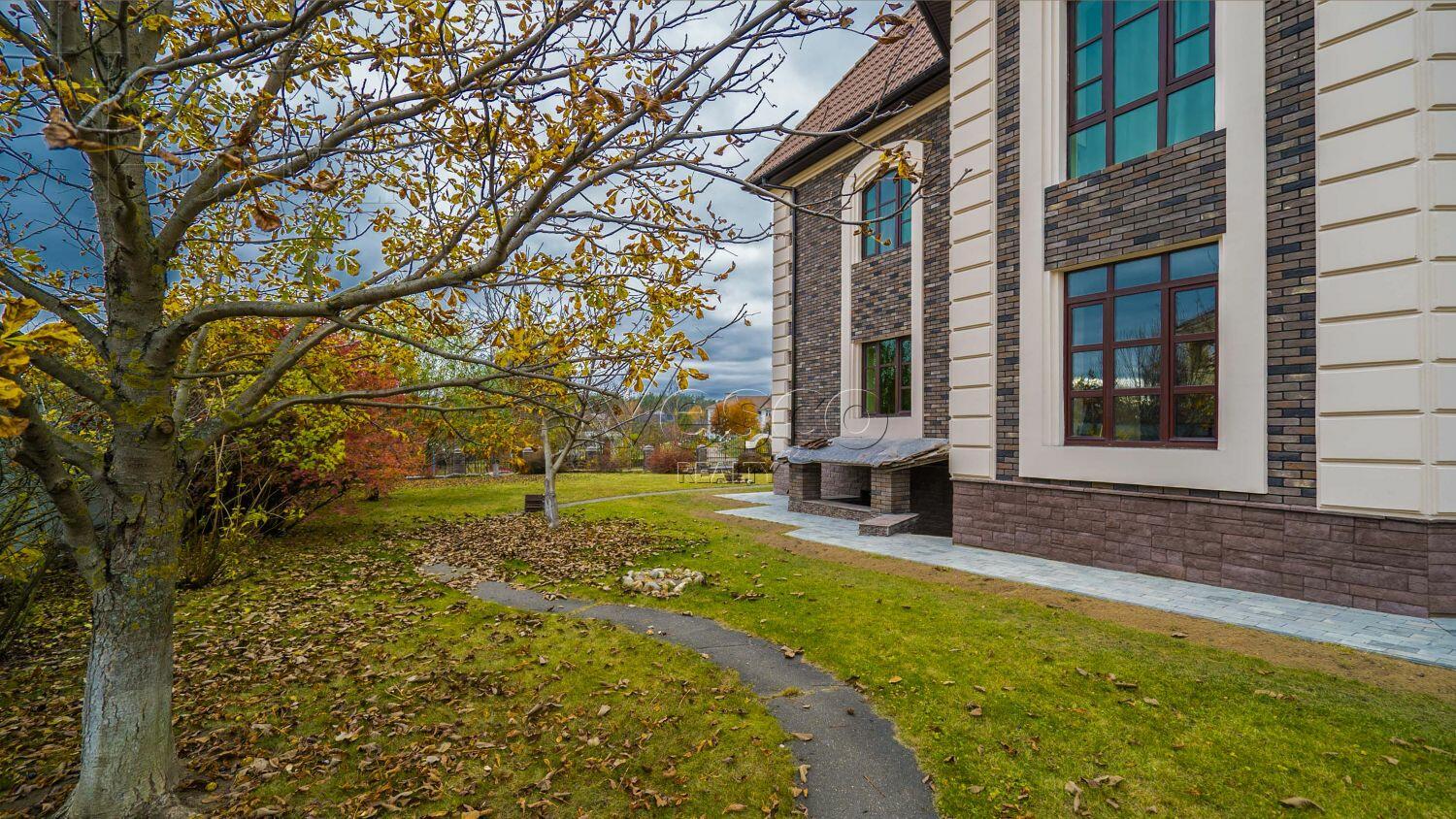 2-этажный коттедж 900 м² с отделкой