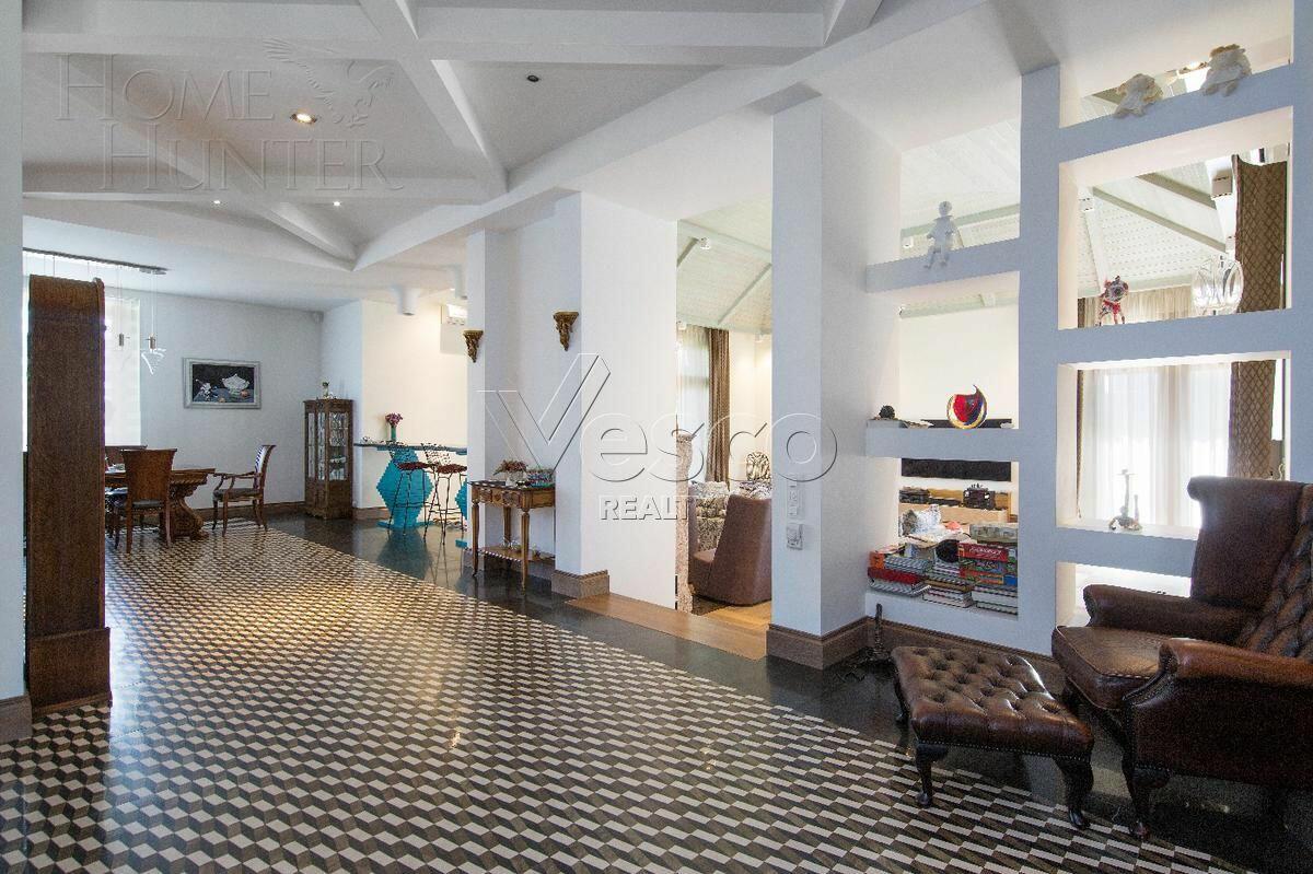 2-этажный коттедж 900 м² с отделкой