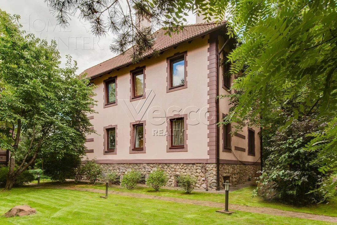 2-этажный коттедж 660 м² с отделкой