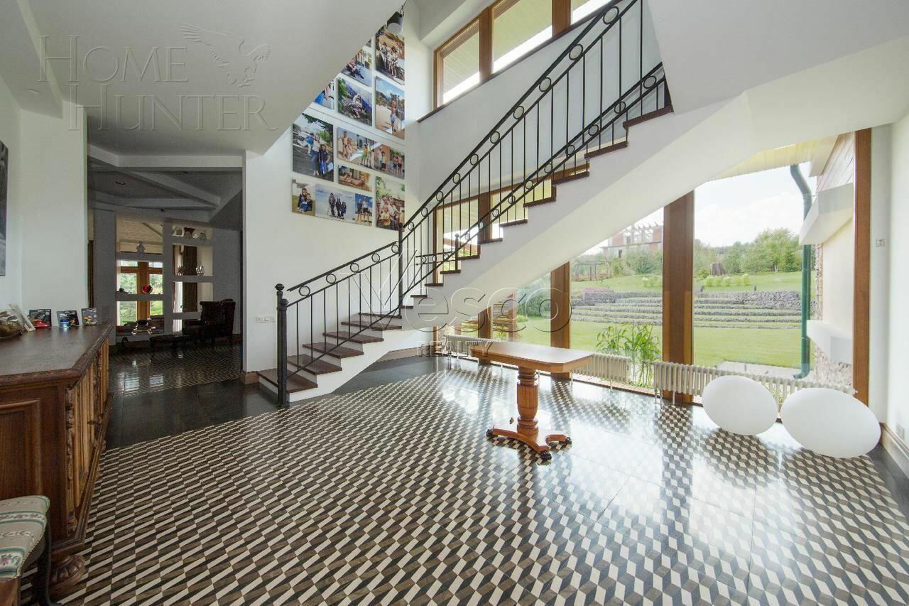 2-этажный коттедж 900 м² с отделкой