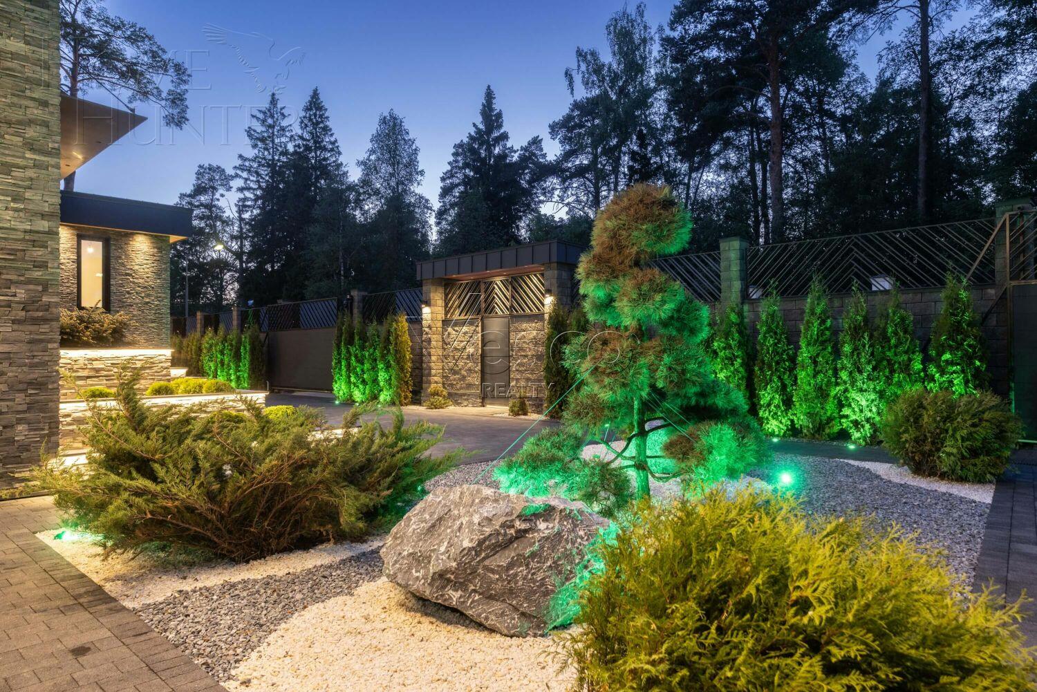 2-этажный коттедж 1 700 м² без отделки