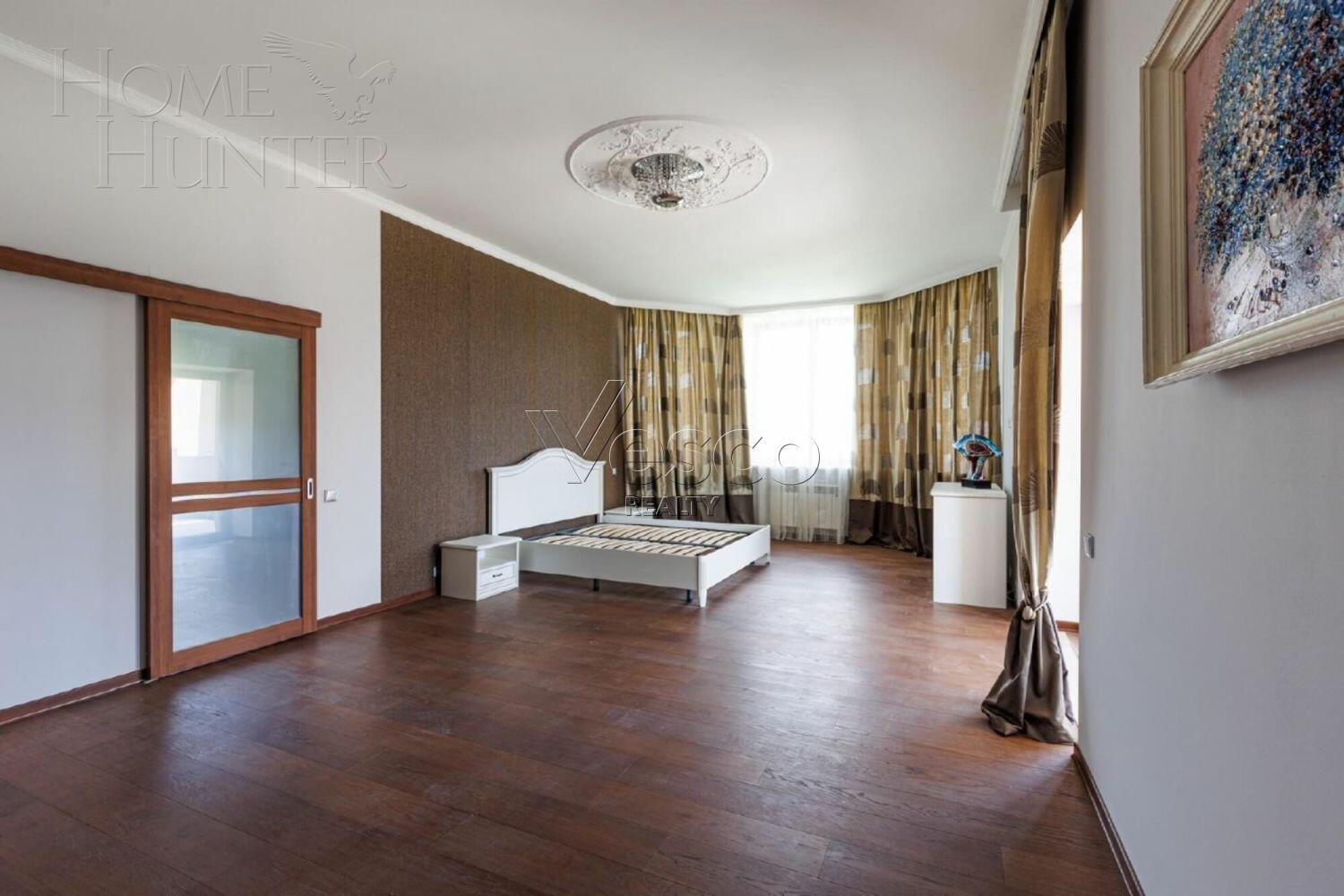 2-этажный коттедж 750 м² с отделкой