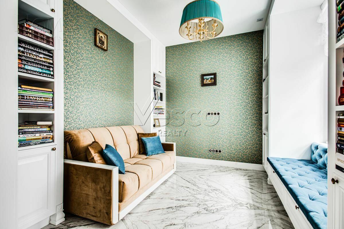 3-этажный коттедж 550 м² с отделкой