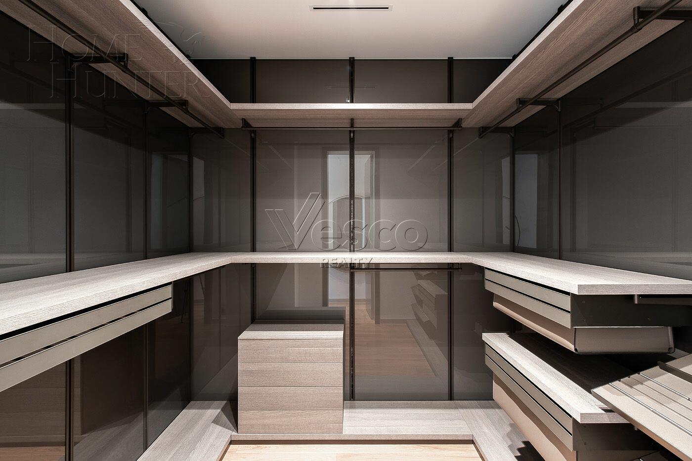 3-этажный коттедж 1 848 м² с отделкой