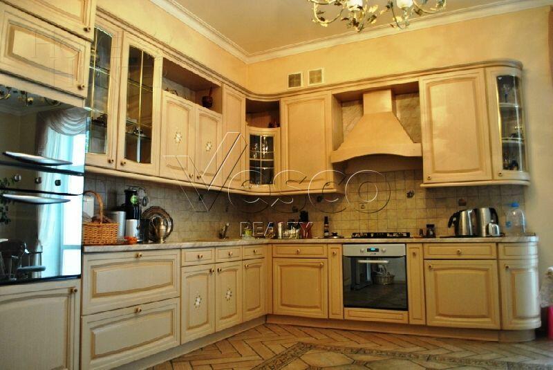 2-этажный коттедж 1 550 м² без отделки