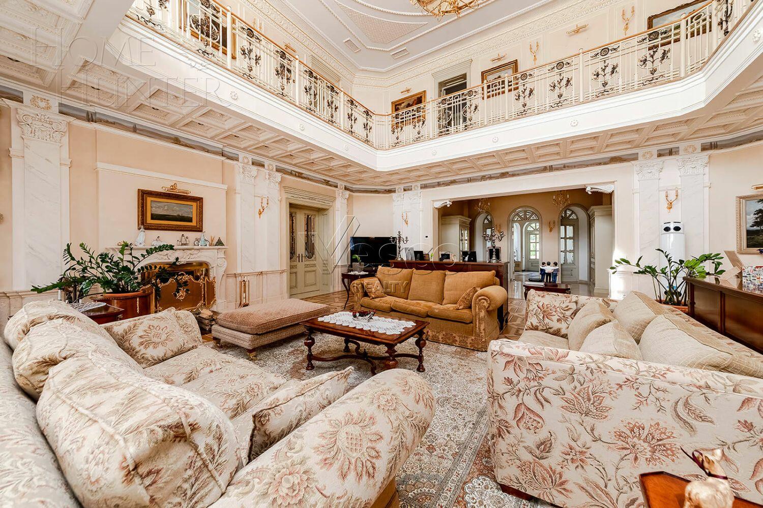 3-этажный коттедж 1 800 м² с отделкой