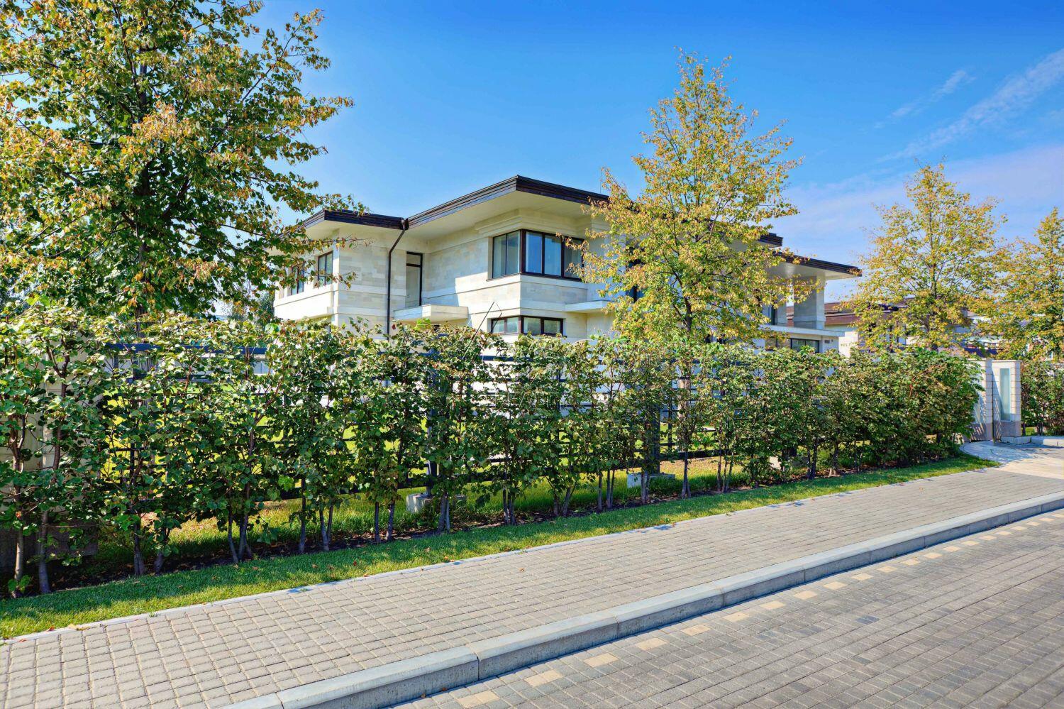 2-этажный коттедж 949 м² без отделки