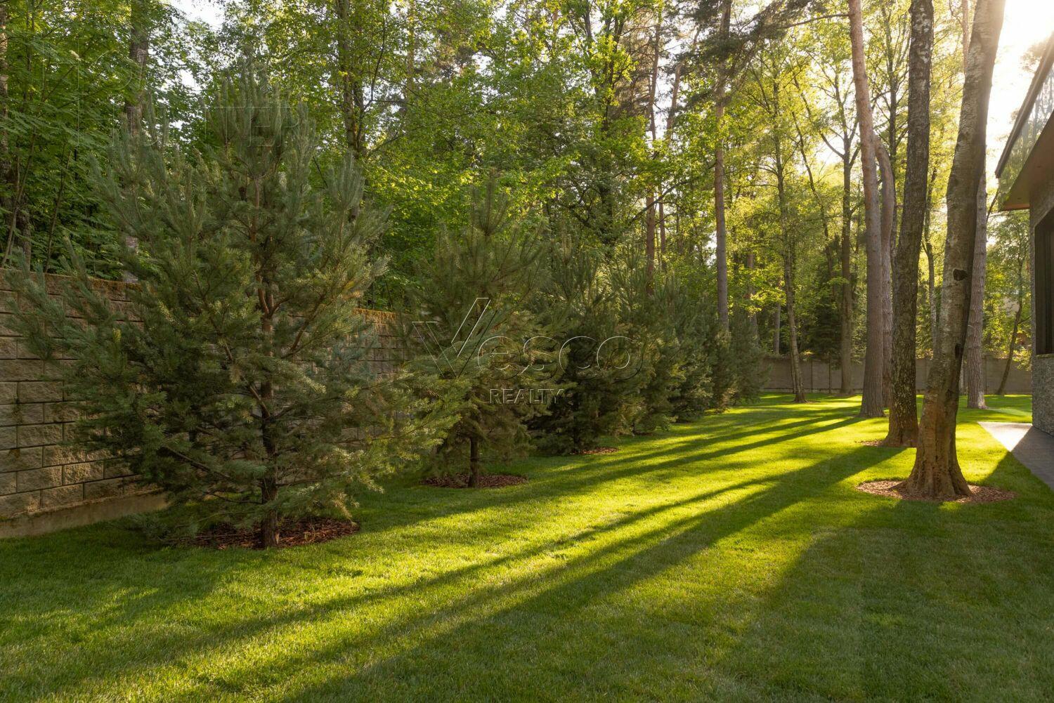 2-этажный коттедж 1 700 м² без отделки