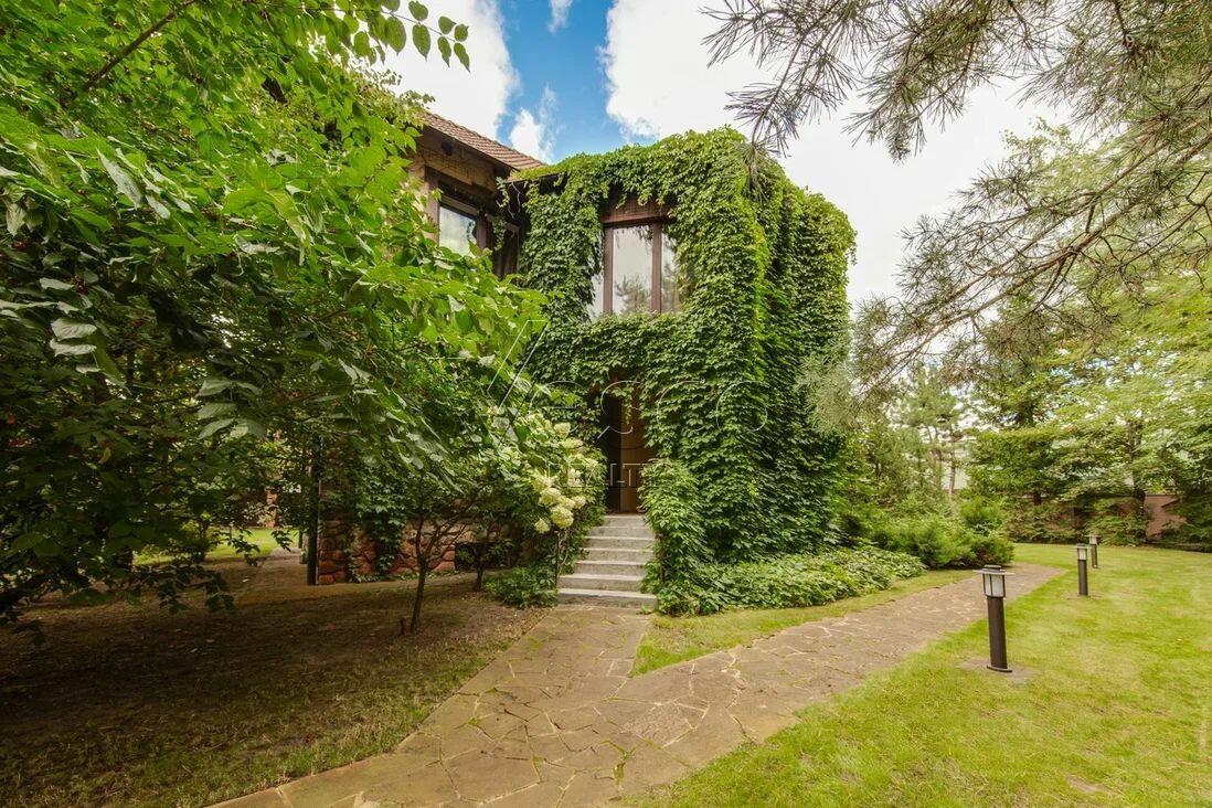 2-этажный коттедж 660 м² с отделкой