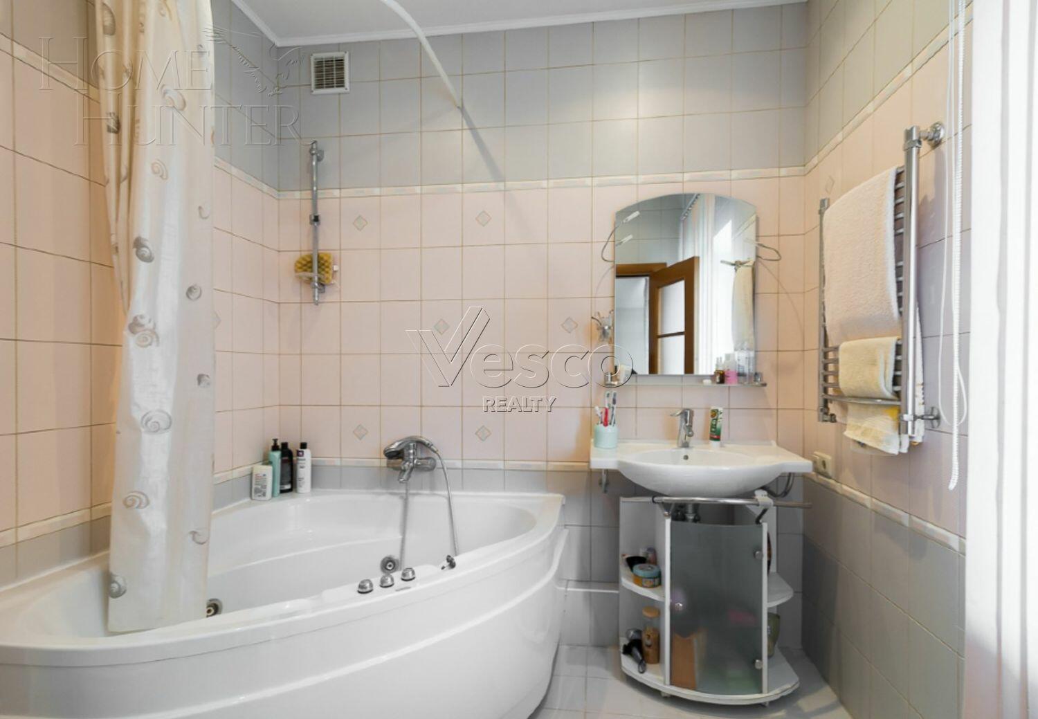 3-этажный коттедж 287 м² с отделкой