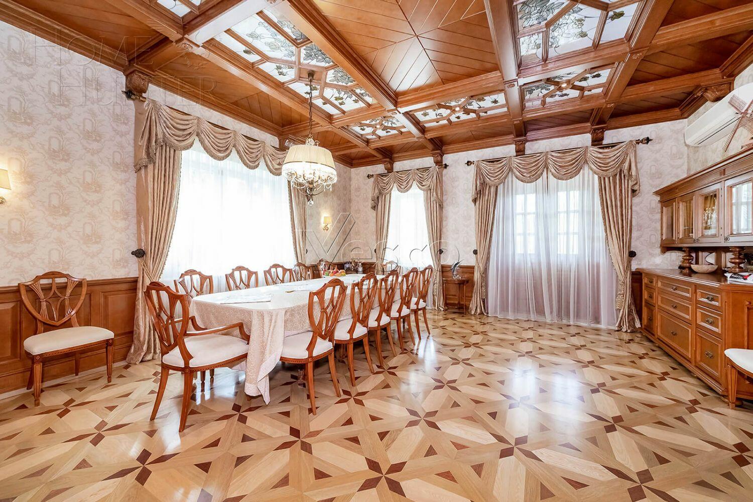 3-этажный коттедж 1 800 м² с отделкой