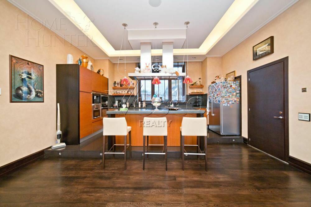 2-этажный коттедж 1 300 м² с отделкой