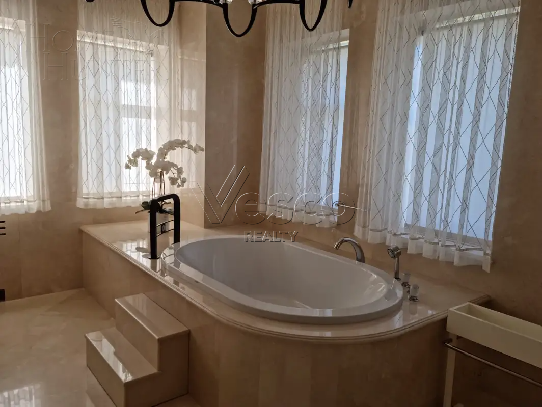 2-этажный коттедж 900 м² с отделкой