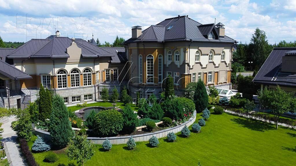 2-этажный коттедж 1 700 м² с отделкой