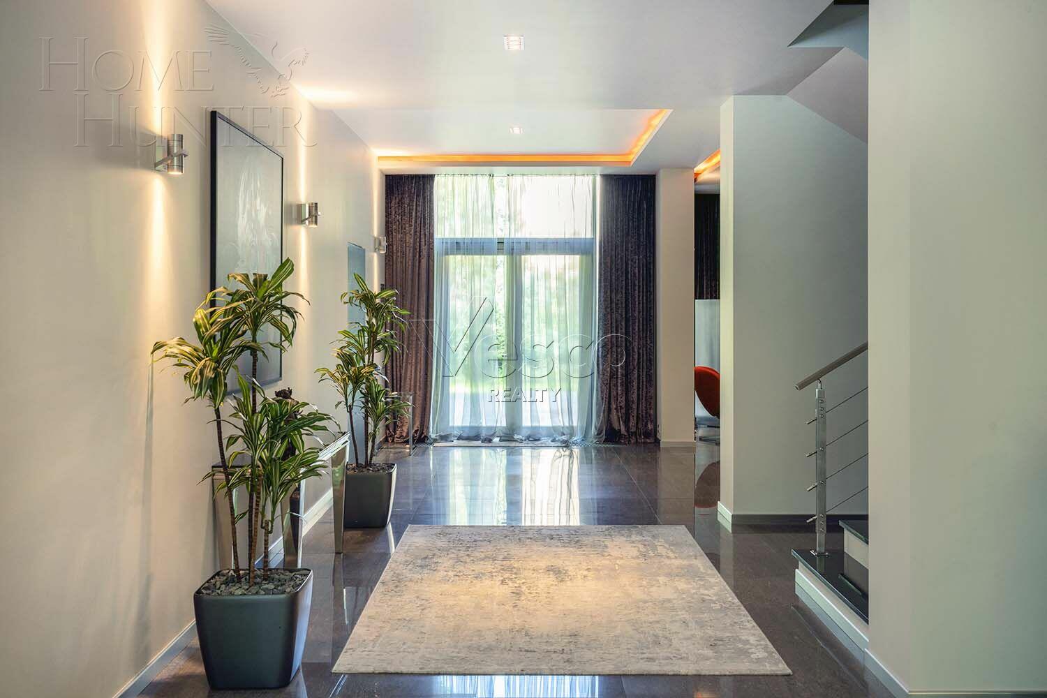 2-этажный коттедж 1 518 м² с отделкой