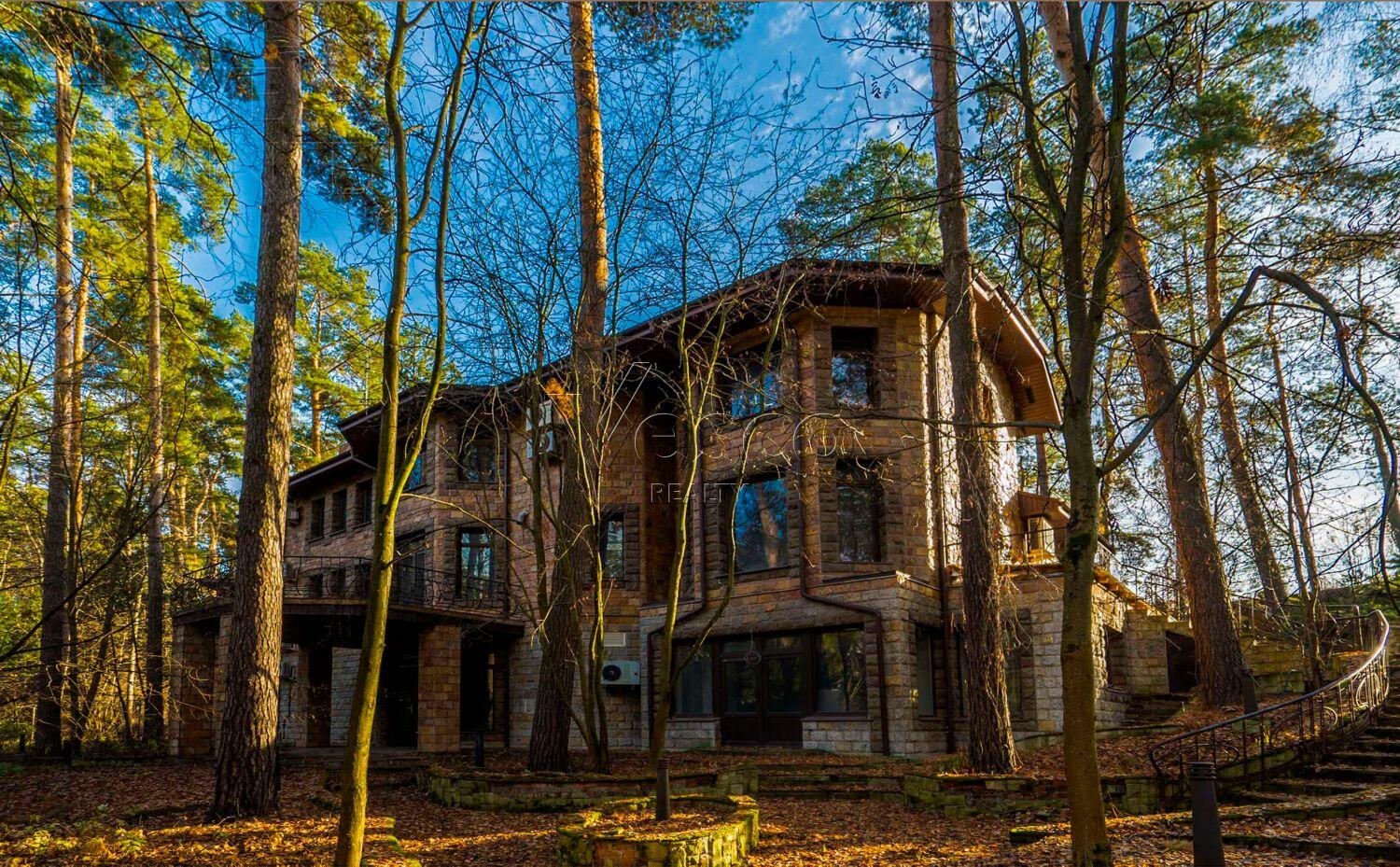 3-этажный коттедж 1 170 м² без отделки