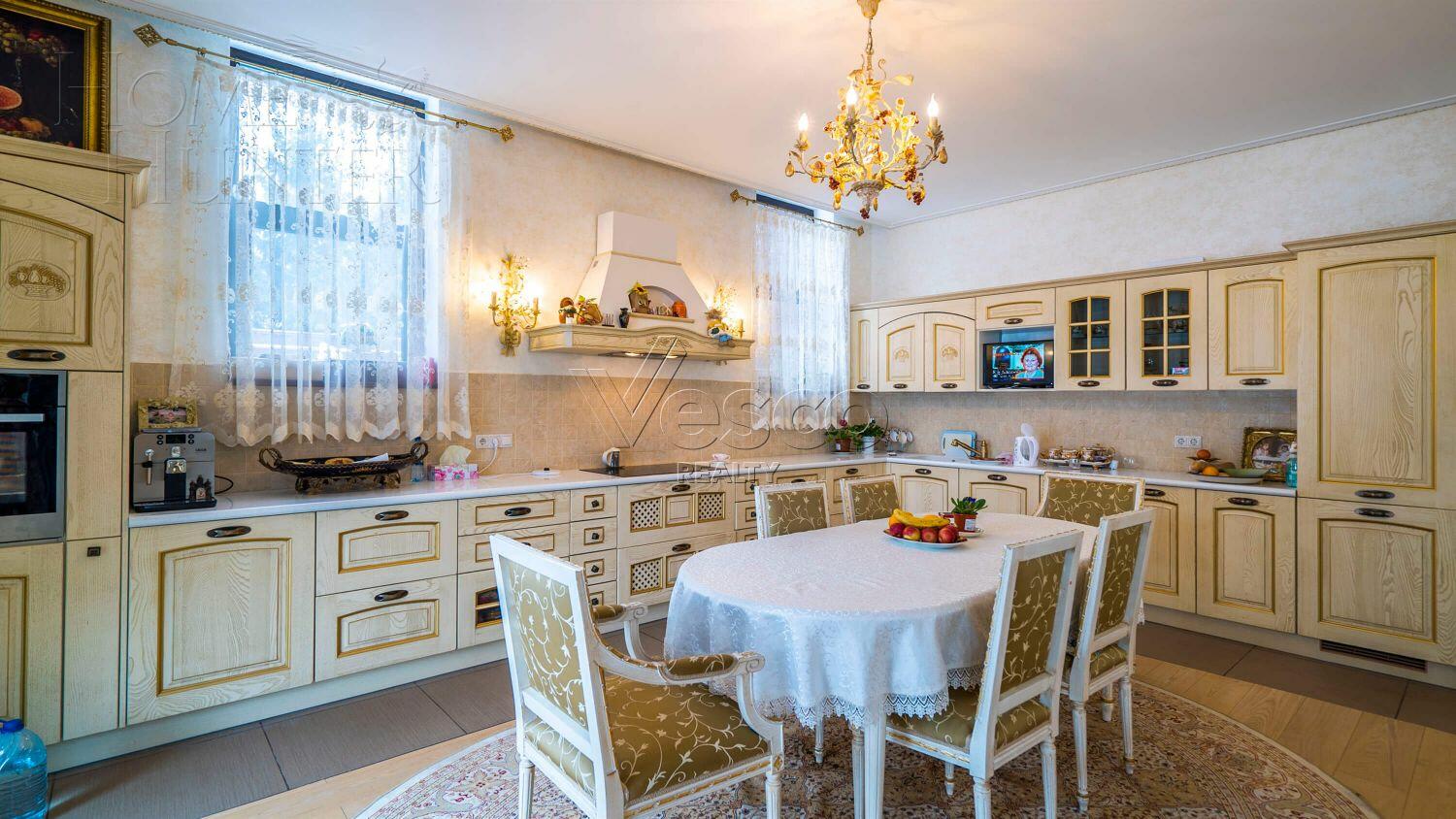 2-этажный коттедж 866 м² с отделкой